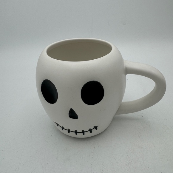 Hyde & Eek Stoneware 16oz Skull Skeleton Coffee Mug  Halloween New - Picture 1 of 5